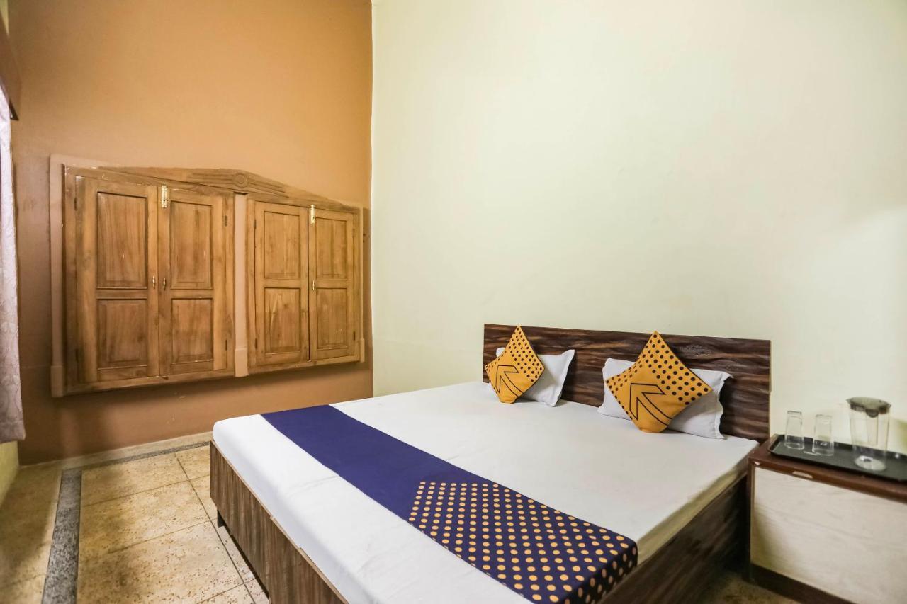 Spot On 64751 Hotel Shivani Palace Muthiganj Εξωτερικό φωτογραφία