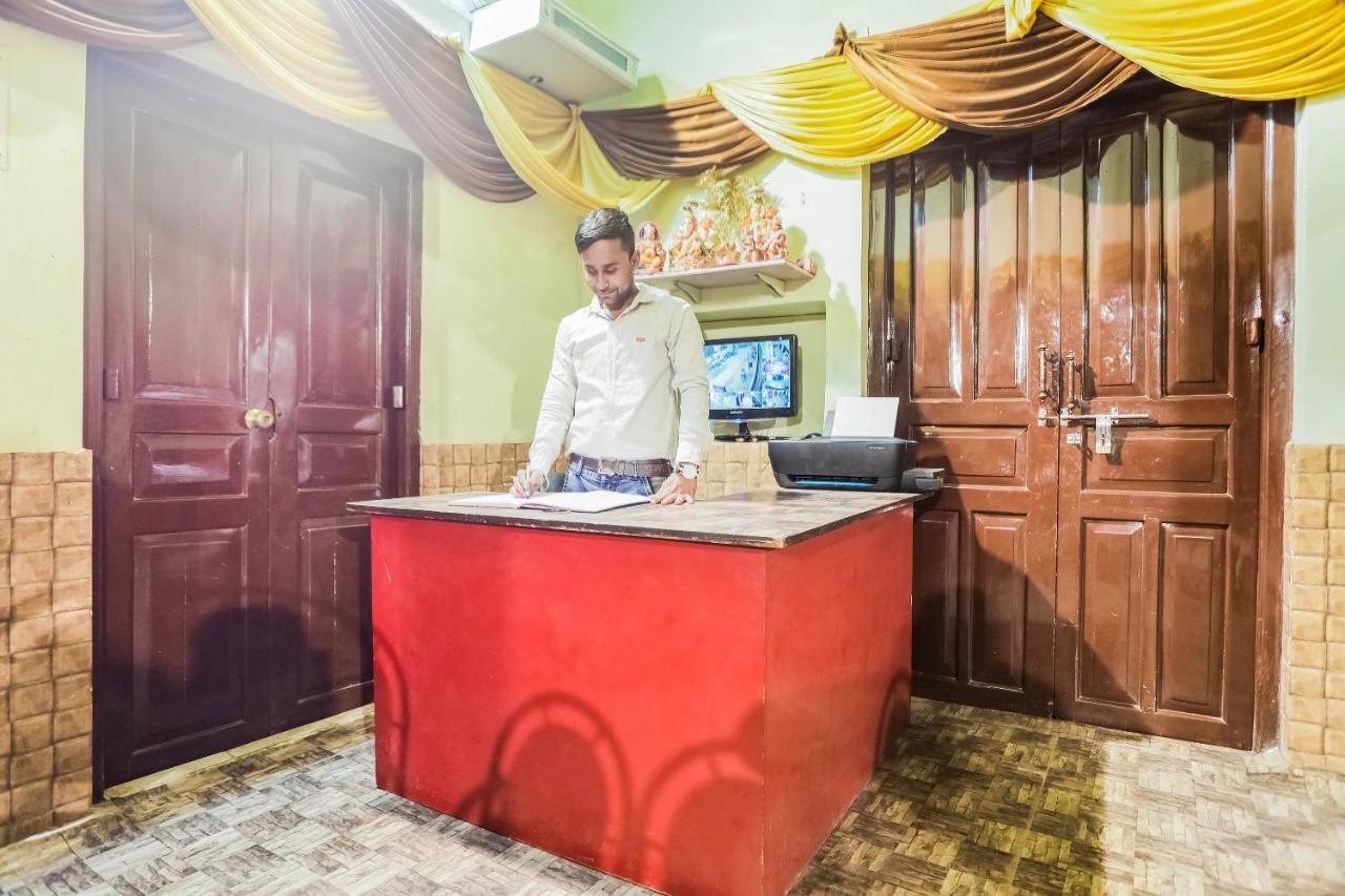 Spot On 64751 Hotel Shivani Palace Muthiganj Εξωτερικό φωτογραφία